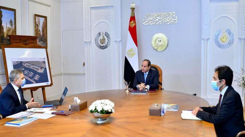 مصر : السيسي يجتمع مع رئيس هيئة قناة السويس لمتابعة خطة التطوير